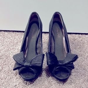 Bow peep toe stiletto